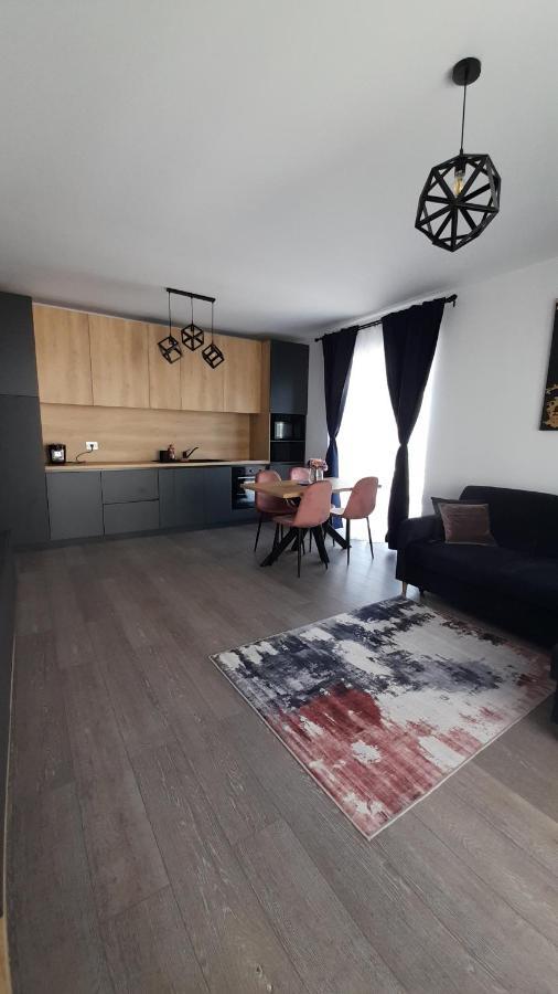 Sarah'S Place Oradea Εξωτερικό φωτογραφία